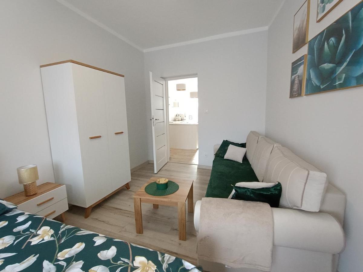 Szmaragdowy Apartament Przy Ulicy Opolskiej Tarnowskie Gory Exterior photo